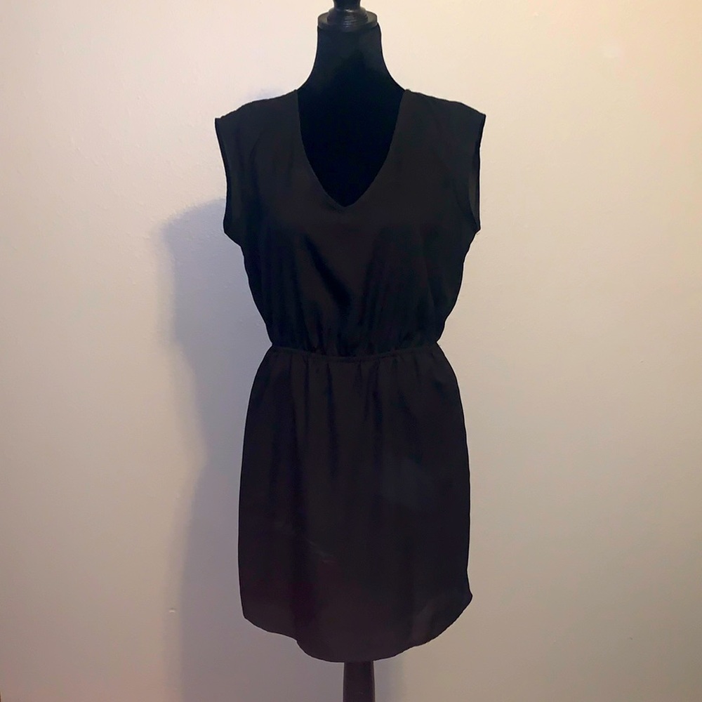 Black Sleeveless V-Neck Open Back Dress  M